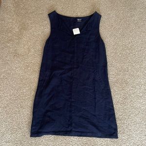Eve navy blue sleeveless dress with pockets!